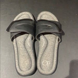 Never Worn Memory Foam Sliders